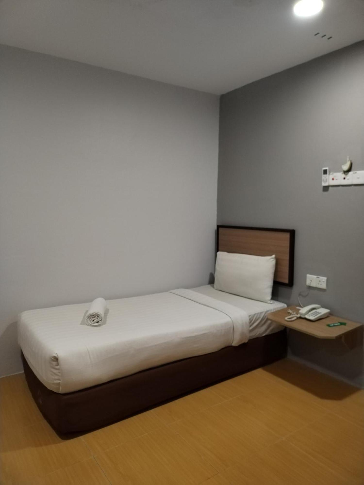 Maple Boutique Hotel โกตาบารู ภายนอก รูปภาพ